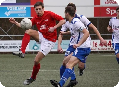 Spelers in actie bij Excelsior '31